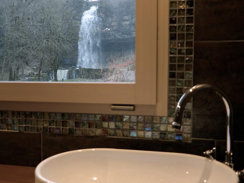 Au Moulin Des Fees - Maison D'Hotes Cascades Du Herisson Bonlieu Cameră foto
