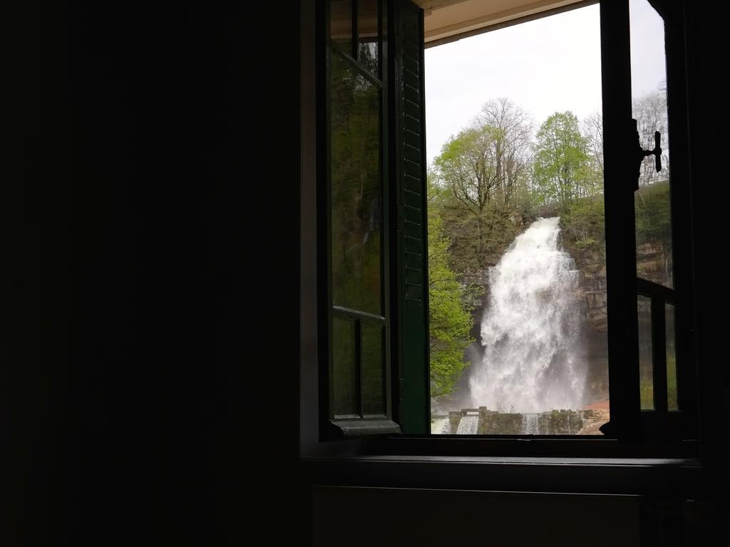 Au Moulin Des Fees - Maison D'Hotes Cascades Du Herisson Bonlieu Cameră foto